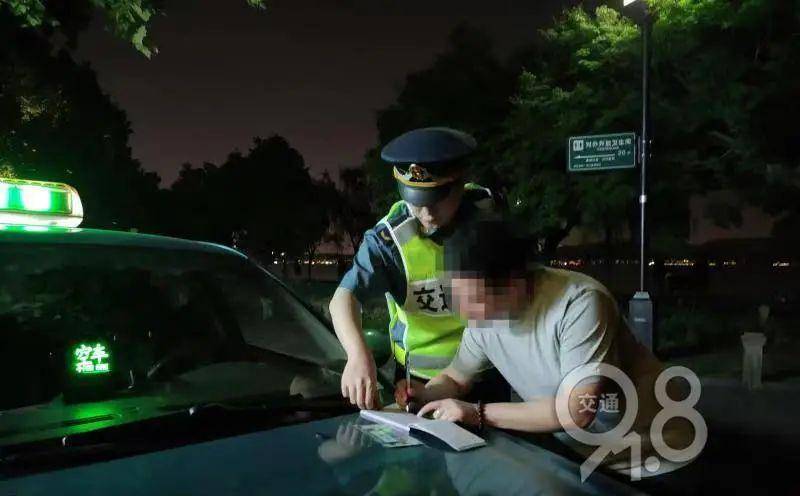 杭州违章现象对城市交通管理的影响