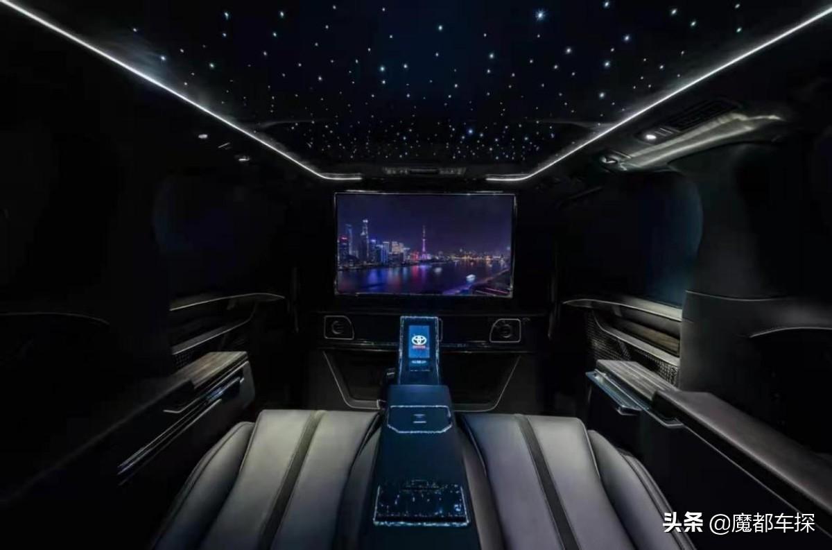 豪华商务车，尊贵、舒适与科技的完美融合