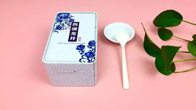 烟灰盒，微小物品背后的文化与社会印记